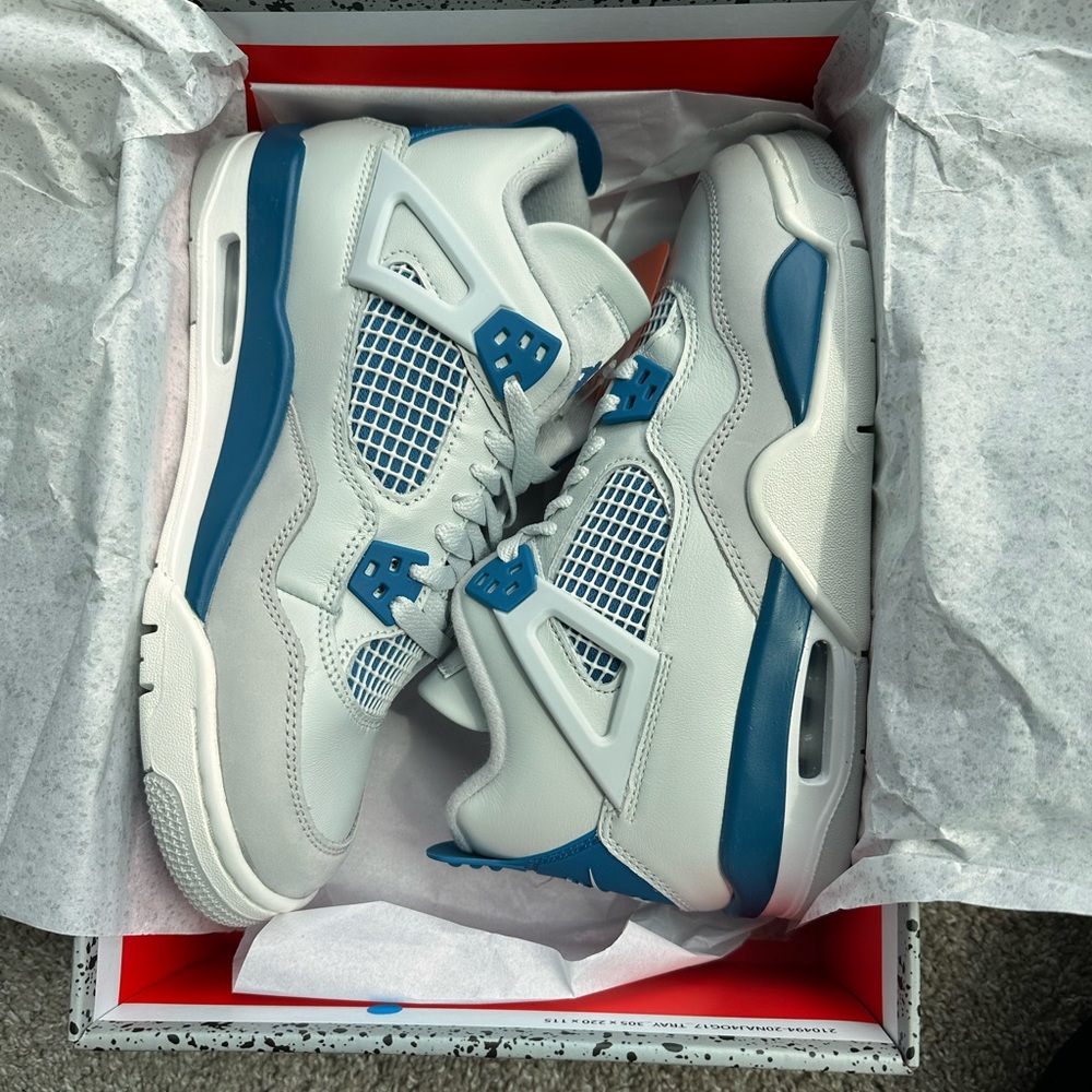 BRAND NEW Air Jordan 4 Retro(GS)